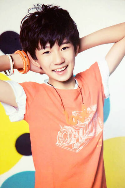 王源 正太 男孩子 头像 街拍 美男 TFBOYS