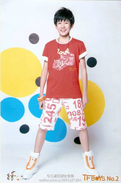 王源 正太 男孩子 头像 街拍 美男 TFBOYS