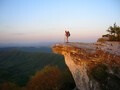 2.北美阿巴拉契亚山道(Appalachian Trail) 阿巴拉契亚山脉南起美国南部的亚拉巴马州(Alabama)，北至加拿大的新不伦瑞克省(New Bru-nswick)。阿帕拉契亚国家风景山道(Appalachian National Scenic Trail)全长2175英里…