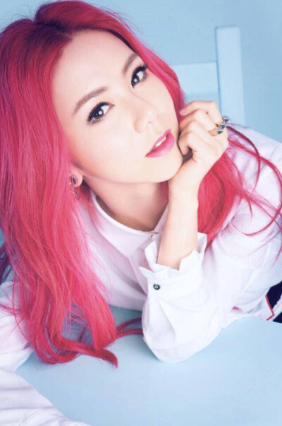 粉红色的头发美美的