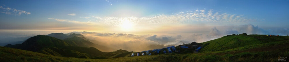 武功山金顶日出全景