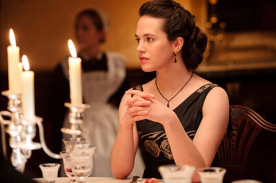 第6名:杰西卡·布朗·芬德利(Jessica Brown Findlay)。89年生，英国演员，代表作品《唐顿庄园》《信天翁》《黑镜》