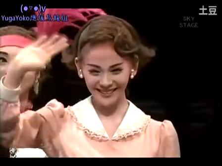 这样看，梅子比剧里的大部分扮相都好看。阳月华【宝塚-2003星组《雨中曲》