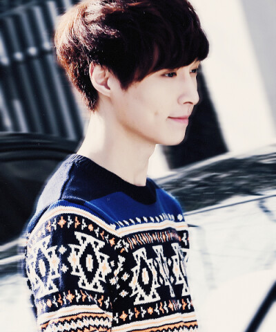 Lay 张艺兴 EXO