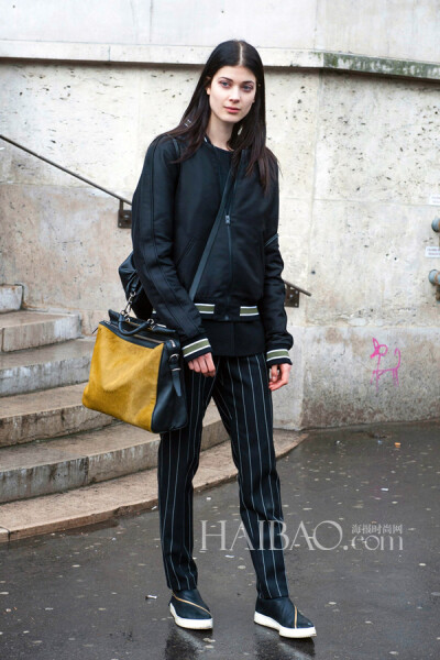 模特拉丽莎·霍夫曼 (Larissa Hofmann)