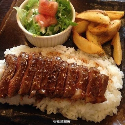 牛扒饭+薯条（来源见水印）