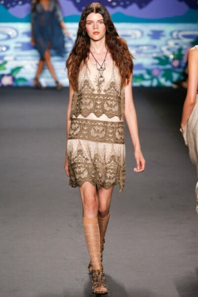 Anna Sui Spring 2014。