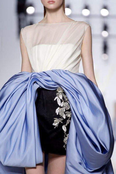 Giambattista Valli Fall 2013 Couture #品牌礼服#。曦