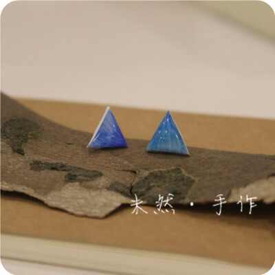 【海蓝】渐变系耳钉 http://item.taobao.com/item.htm?spm=a1z10.1.w4004-7973088001.12.u9cFpB&amp;amp;id=40249156118