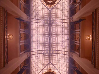 布达佩斯大饭店 这玻璃天顶绝了
