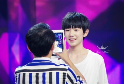 王源 源源 正太 街拍 头像 美男 tfboys