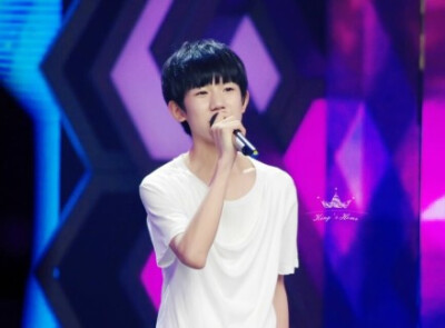 王源 源源 正太 街拍 头像 美男 tfboys