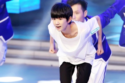 王源 源源 tfboys 正太 美男 街拍