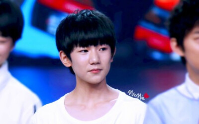 王源 源源 tfboys 正太 美男 街拍