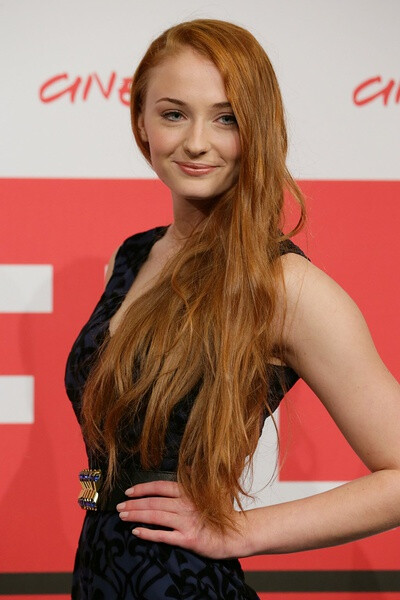 Sophie Turner（索菲▪特纳），《冰与火之歌：权力的游戏》中珊莎▪史塔克扮演者