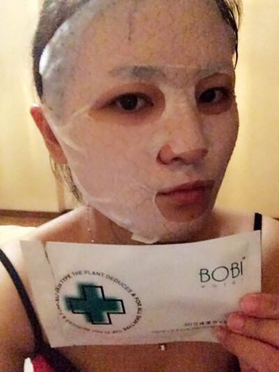 Bobi V脸面膜！可是挂在耳后的噢。