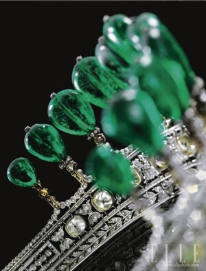 CHAUMET绿宝石镶钻皇冠