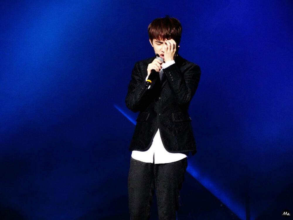 exok都暻秀do演唱会solo