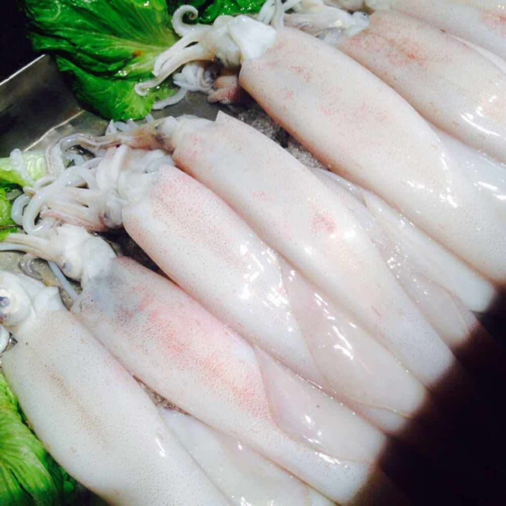 结果今天娘纸也遭了毒手于是我们决定去吃海鲜去去