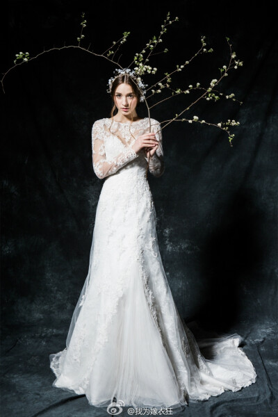 FORUS 2014 西班牙高定系列，浪漫的手工细作的轻盈婚纱，典雅唯美到极致。