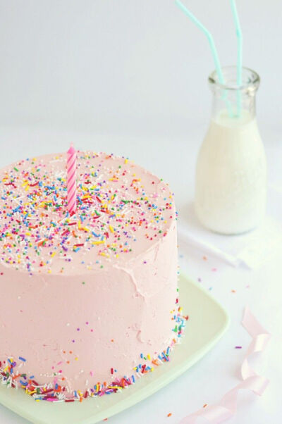 甜美蛋糕+牛奶，perfect！