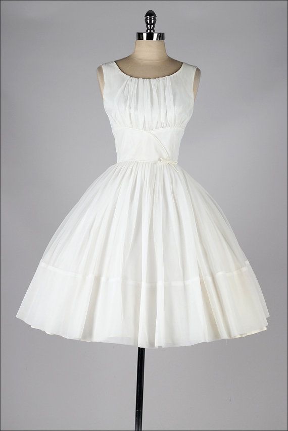 Vintage 1950s off-white chiffon dress find more women fashion ideas on 白色复古小礼裙。曦 @晨曦小径