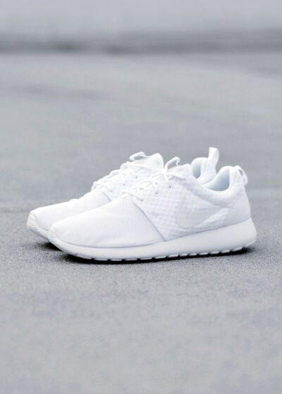 #让我穿得美一点，我就有动力运动了#Nike Roshe Run White