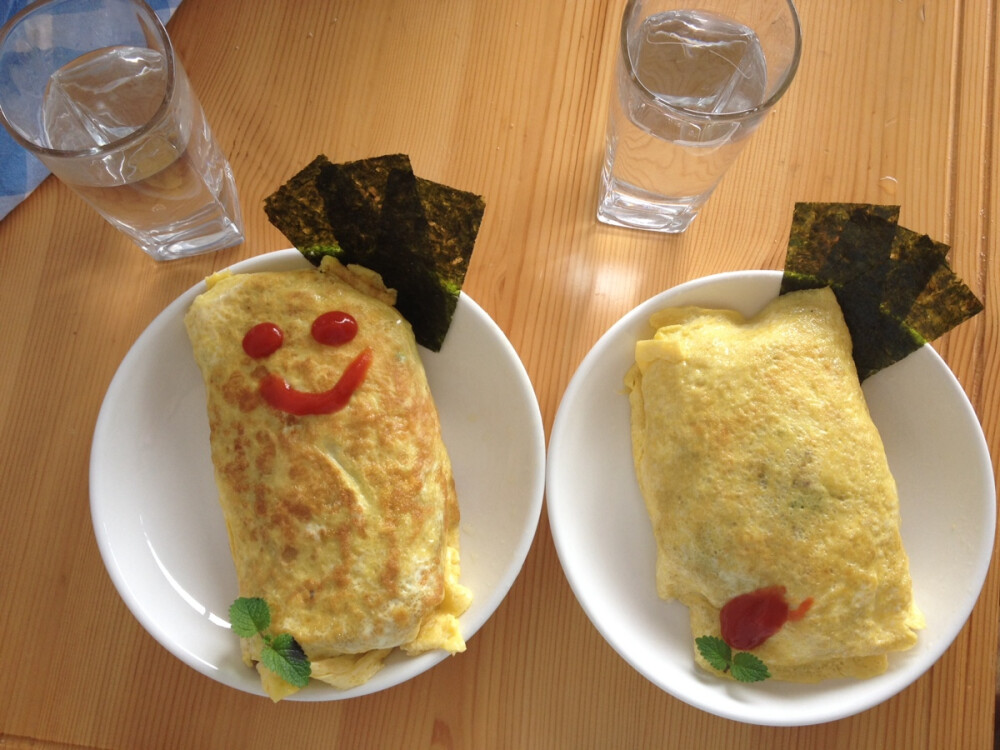 蛋包饭。里面是喜欢吃的炒饭。