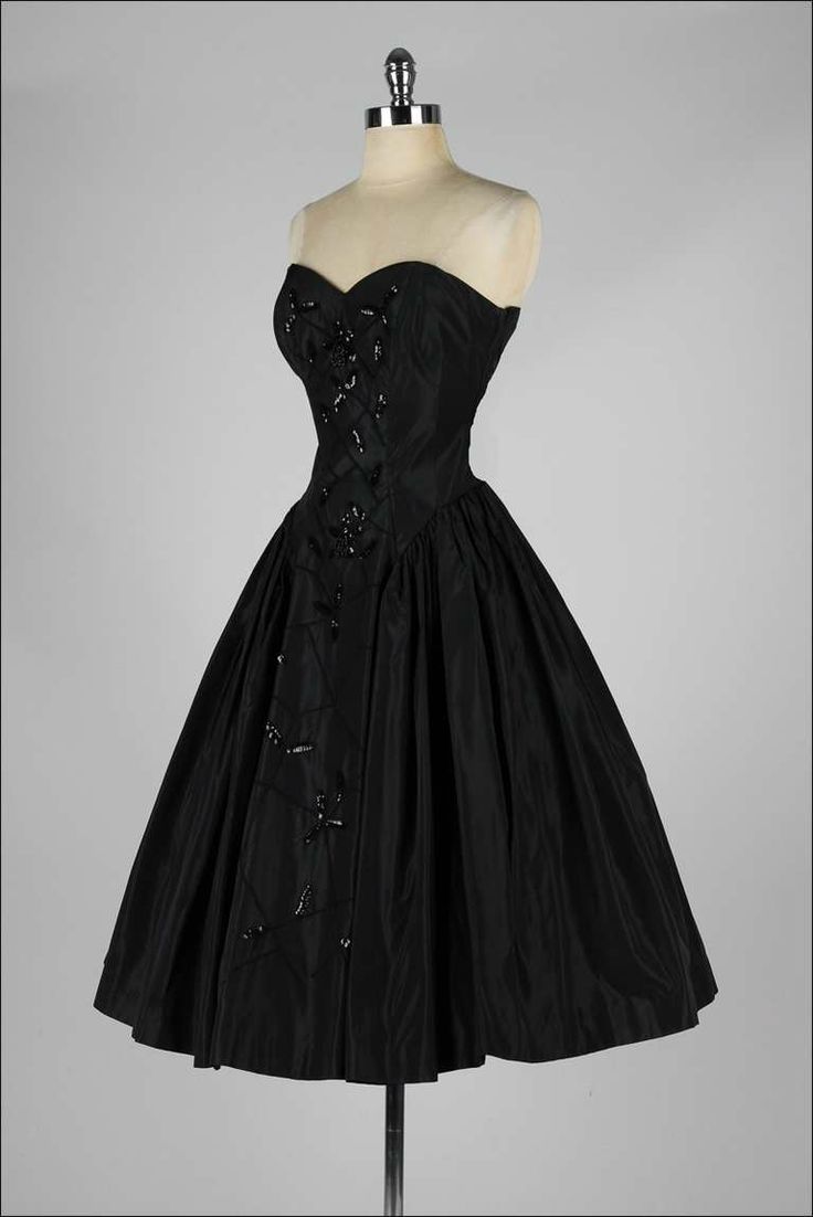 1950's Fred Perlberg Black Beaded Dress 黑色复古小礼裙。曦 @晨曦小径