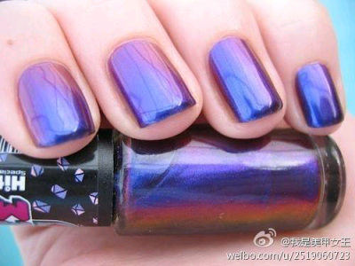 姑娘 该哭就撕心裂肺的哭 该闹就上赶子大闹一场 该喝酒就丫喝到烂醉 该矫情就找个掏心的人胡咧咧一整天 但过后你一定要向个男人一样活着 只有你爱自己 才会有人爱你 女人 千万别亏了自己