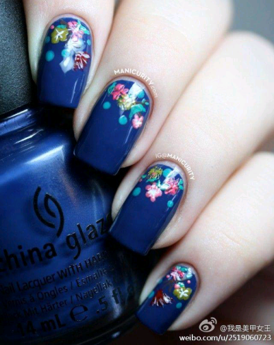 姑娘 该哭就撕心裂肺的哭 该闹就上赶子大闹一场 该喝酒就丫喝到烂醉 该矫情就找个掏心的人胡咧咧一整天 但过后你一定要向个男人一样活着 只有你爱自己 才会有人爱你 女人 千万别亏了自己