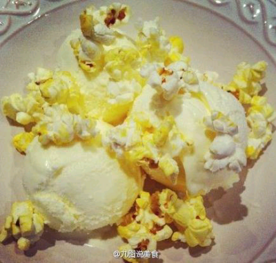 爆米花＋冰激凌。