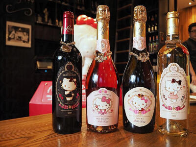 #HelloKitty40週年# @HelloKitty 無處不在,是次#KITTY# 現身於法國美酒上,既可愛又高尚Le Vin Mignon Ltd與波爾多布拉伊 「Blaye」 著名酒莊Chateau Berthenon合作,推出全港首個法國#HelloKitty# 葡萄酒系列,合共4款…