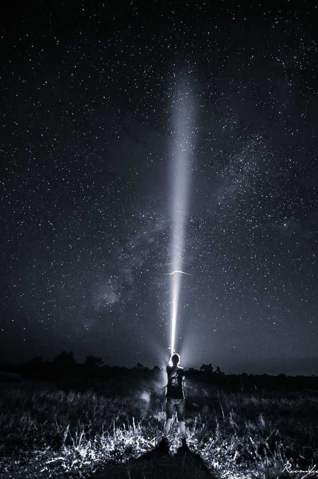 就算只有一束光，也要照亮整个天际 励志 摄影 光影 星空