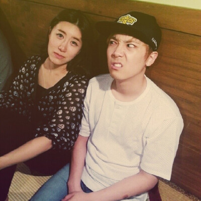 李弘基 #140806 cygnusspp ins更新【@ skullhong12 疯子赞ㅋㅋ】 你俩不是一个画风的吧 (..•˘_˘•..)