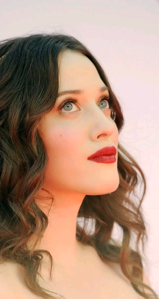 Kat Dennings Max 破产姐妹 凯特戴琳斯