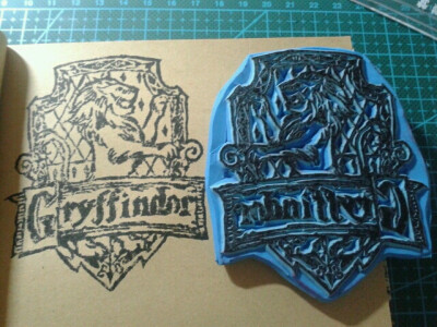 HP的格林芬多徽章