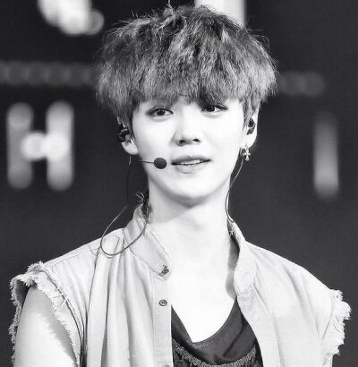 鹿晗 EXO