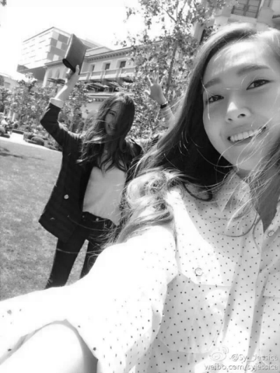 jessica and krystal 郑秀妍与郑秀晶 画报 节目截图 有些个人照是在各自的相册中可以找到~