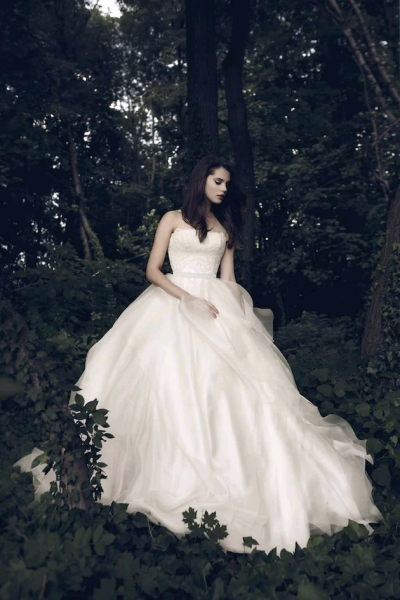 我已长发及腰，少年何在