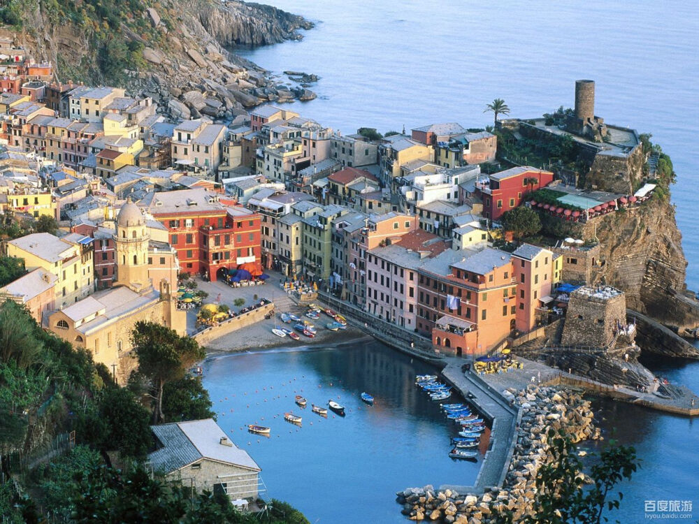 五渔村（意大利语：Cinque Terre，又译：五乡地、五村镇）位于意大利利古里亚大区(Liguria)拉斯佩齐亚省海沿岸地区，是蒙特罗索（Monterosso al Mare）、韦尔纳扎（Vernazza）、科尔尼利亚（Corniglia）、马纳罗拉（Manarola）及里奥马焦雷（Riomaggiore）这五个悬崖边上的村镇的统称。1997年，五村镇和韦内雷港（Portovenere）、帕尔马里亚群岛（Palmaria）、蒂诺岛（Tino）、提尼托岛（Tinetto）一起被联合国教科文组织列入世界文化遗产名录，1999年被评为国家公园。