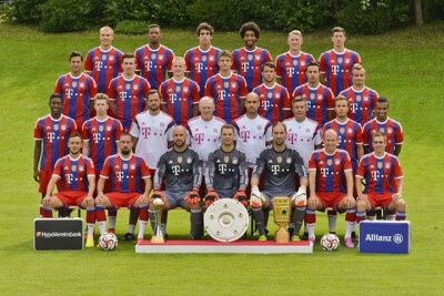 Bayern Munich四星拜仁慕尼黑2014-2015新赛季Instagram：transparentvivi全家福