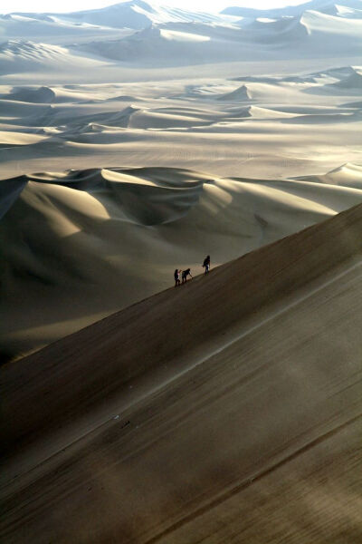 Nazca Desert, Peru。纳兹卡，秘鲁安地斯山脉山区。