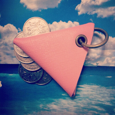 粉色十字纹三角零钱包
