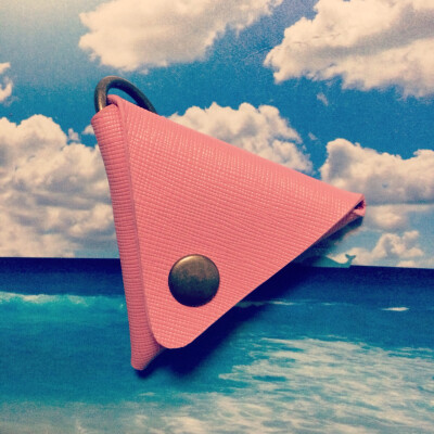 粉色十字纹三角零钱包
