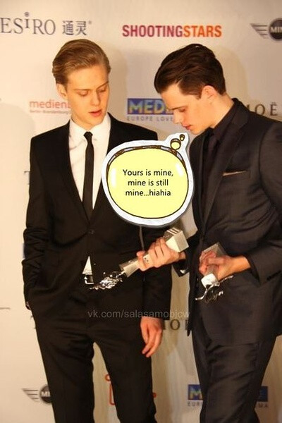 Jakub Gierszal 、Bill Skarsgård，这画面太美，