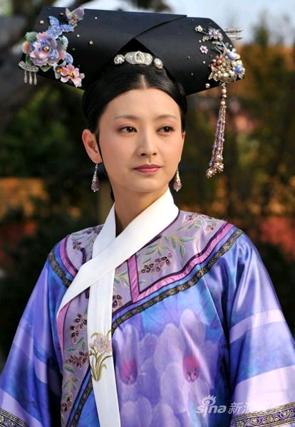 她是甄嬛的好姐姐,没有她就没有后期的甄嬛.