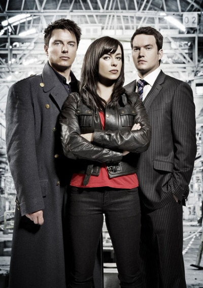 《火炬木小组 Torchwood 》DOCTOR WHO 的衍生剧，我们帅气的JACK~不过对这部剧的爱没有对DOCTOR热情多，我还是最爱DOCTOR,话说，Torchwood这个名词其实是Doctor Who由颠倒字母顺序而构成的字