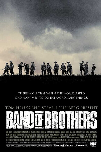 《兄弟连 Band of Brothers》经典！挚爱！恢弘的场面，紧凑的情节，一大堆帅气的大兵，最爱的必须是Winters，绝对好男人啊，不过后来被那个牛到不行的Speirs给彻底闪到了！而且里面还有很多有意思的客串。