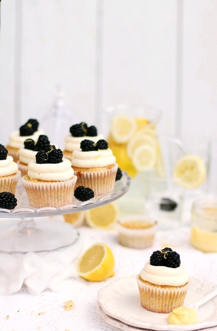 cupcake with lemon cream